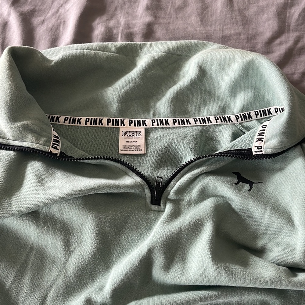 Pink Victoria Secret pullover - Picture 4 of 7
